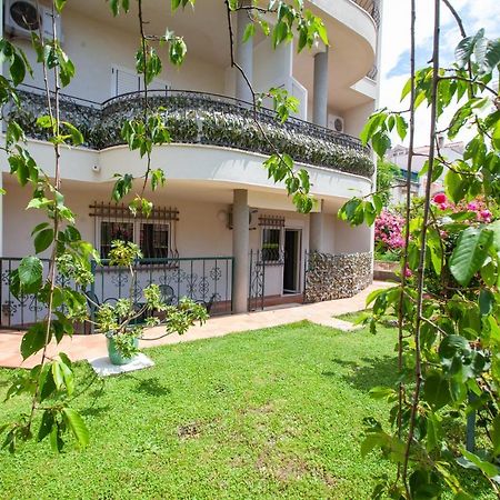 Apartments Cvjetni Dvori Makarska Exterior foto