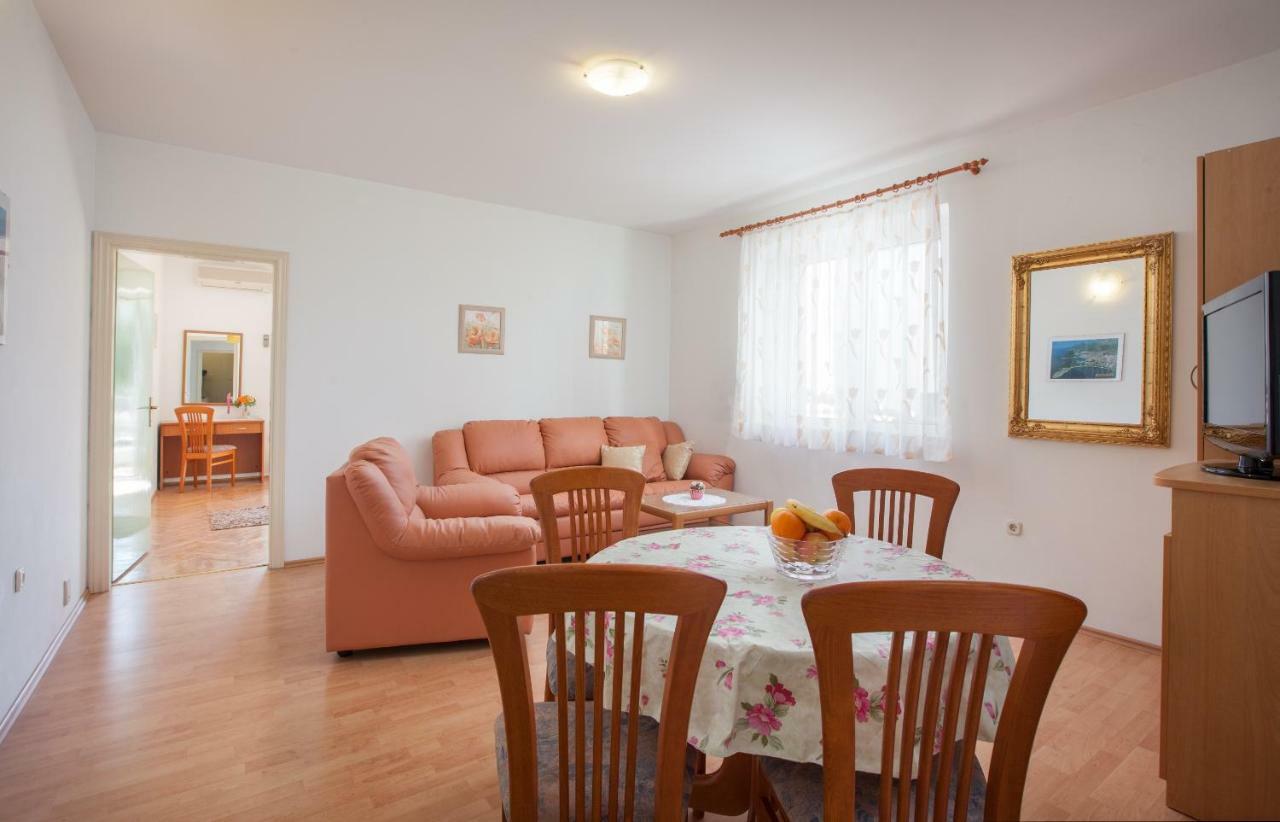 Apartments Cvjetni Dvori Makarska Exterior foto